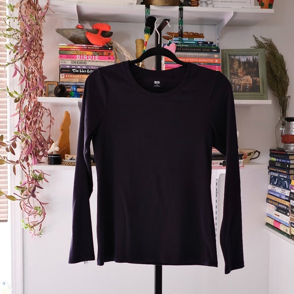 UNIQLO | basic tee - longsleeve - Picture 4 of 5